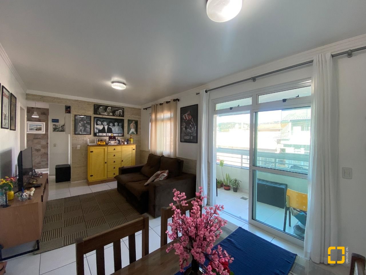 Apartamento com 90m², 3 quartos (sendo 1 suíte), 1 garagem, no bairro Ipiranga em São José