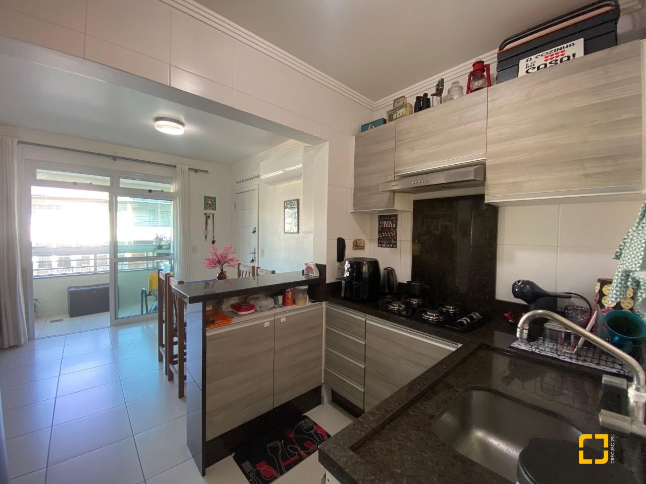 Apartamento com 90m², 3 quartos (sendo 1 suíte), 1 garagem, no bairro Ipiranga em São José