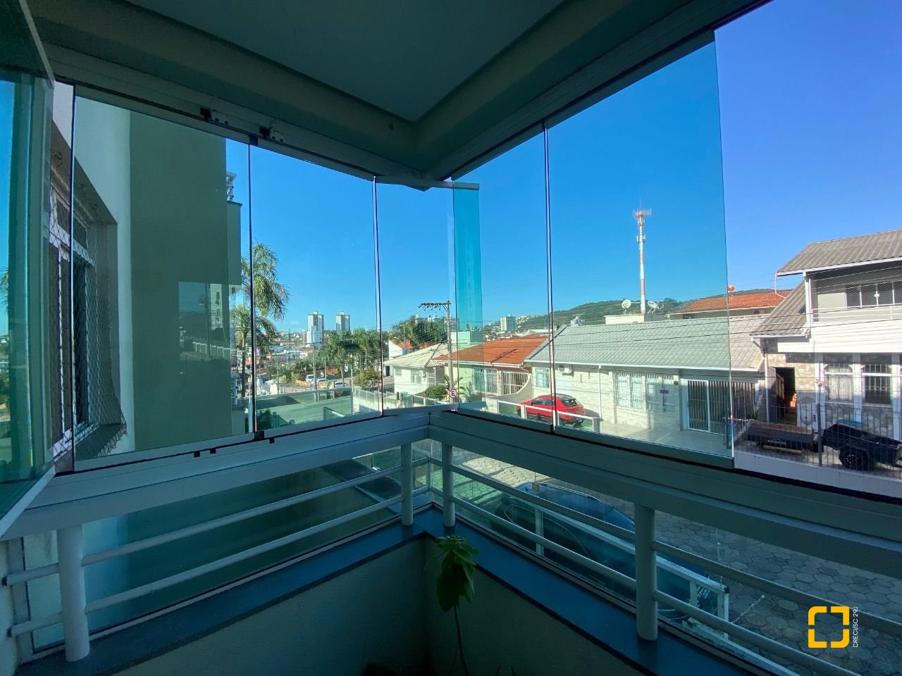 Apartamento com 90m², 3 quartos (sendo 1 suíte), 1 garagem, no bairro Ipiranga em São José