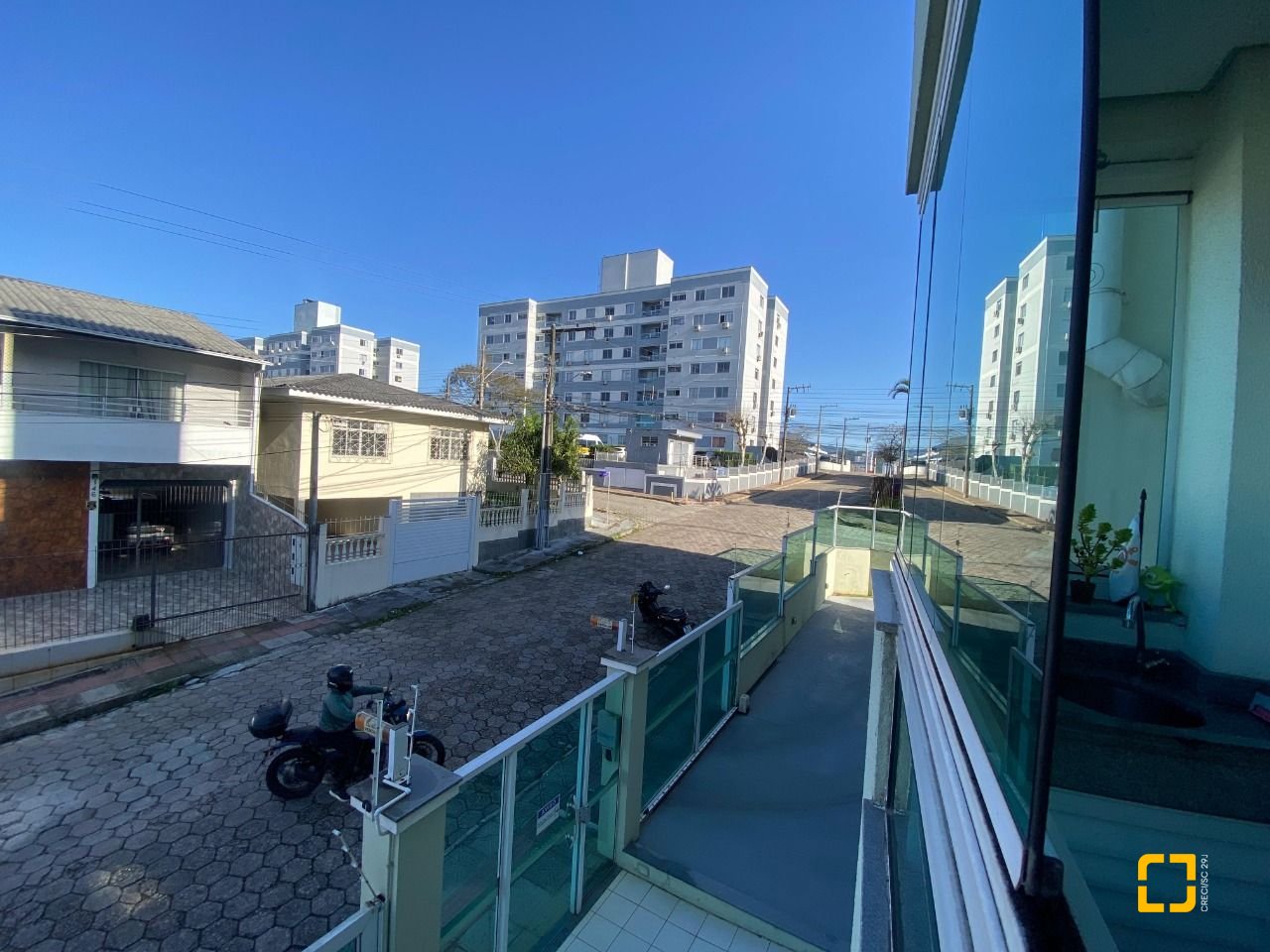 Apartamento com 90m², 3 quartos (sendo 1 suíte), 1 garagem, no bairro Ipiranga em São José
