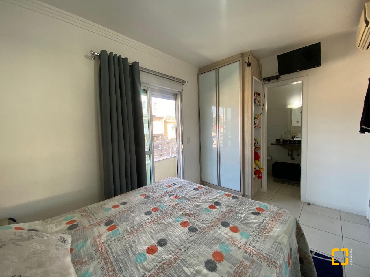 Apartamento com 90m², 3 quartos (sendo 1 suíte), 1 garagem, no bairro Ipiranga em São José