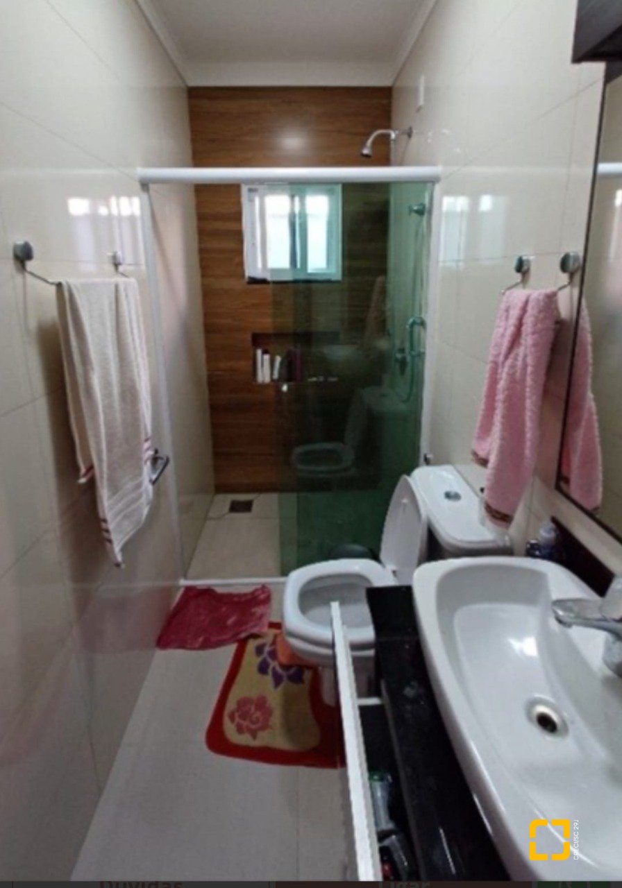 Casa de Condomínio com 370m², 4 quartos (sendo 1 suíte), 2 garagens, no bairro Canasvieiras em Florianópolis