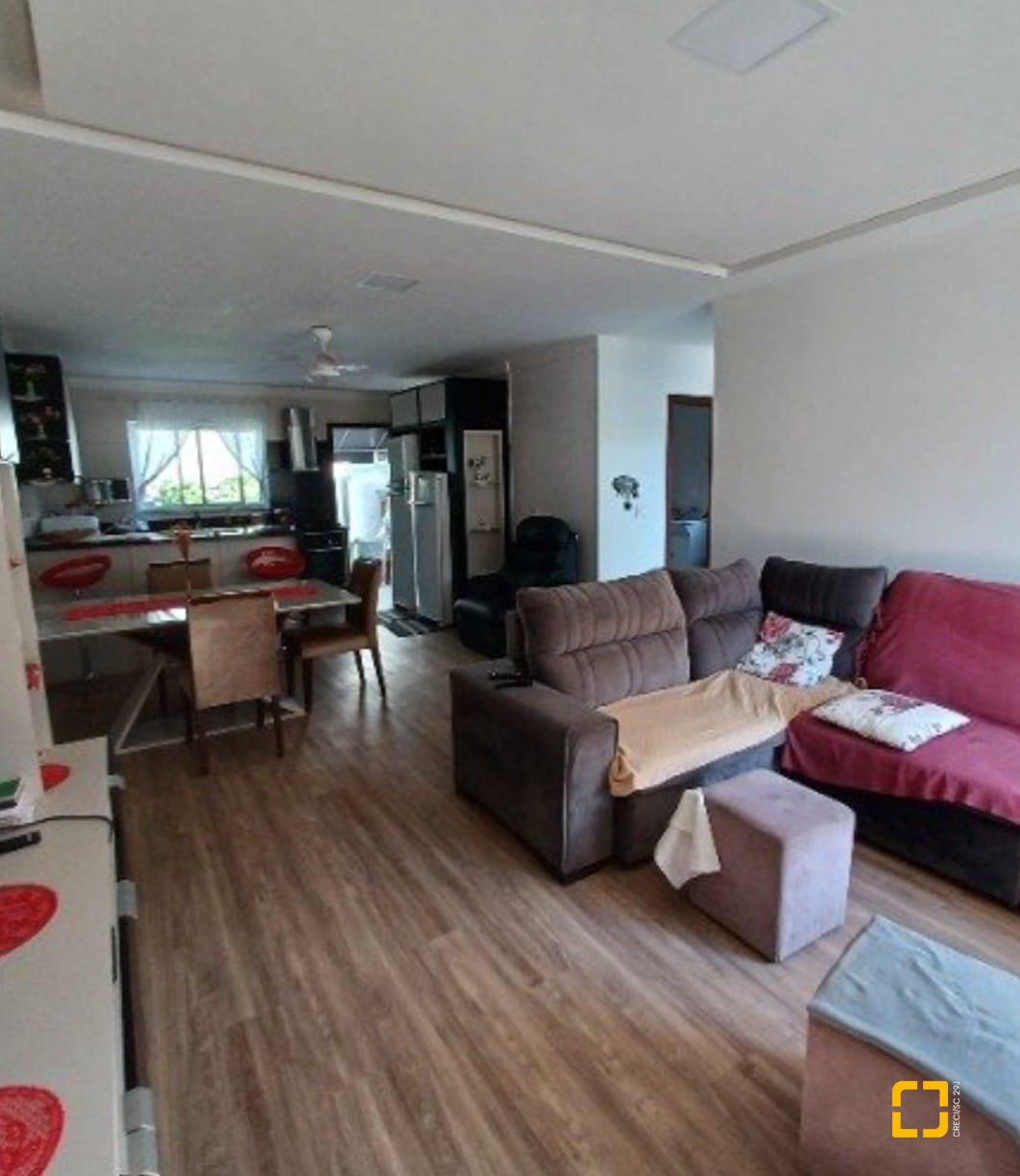 Casa de Condomínio com 370m², 4 quartos (sendo 1 suíte), 2 garagens, no bairro Canasvieiras em Florianópolis