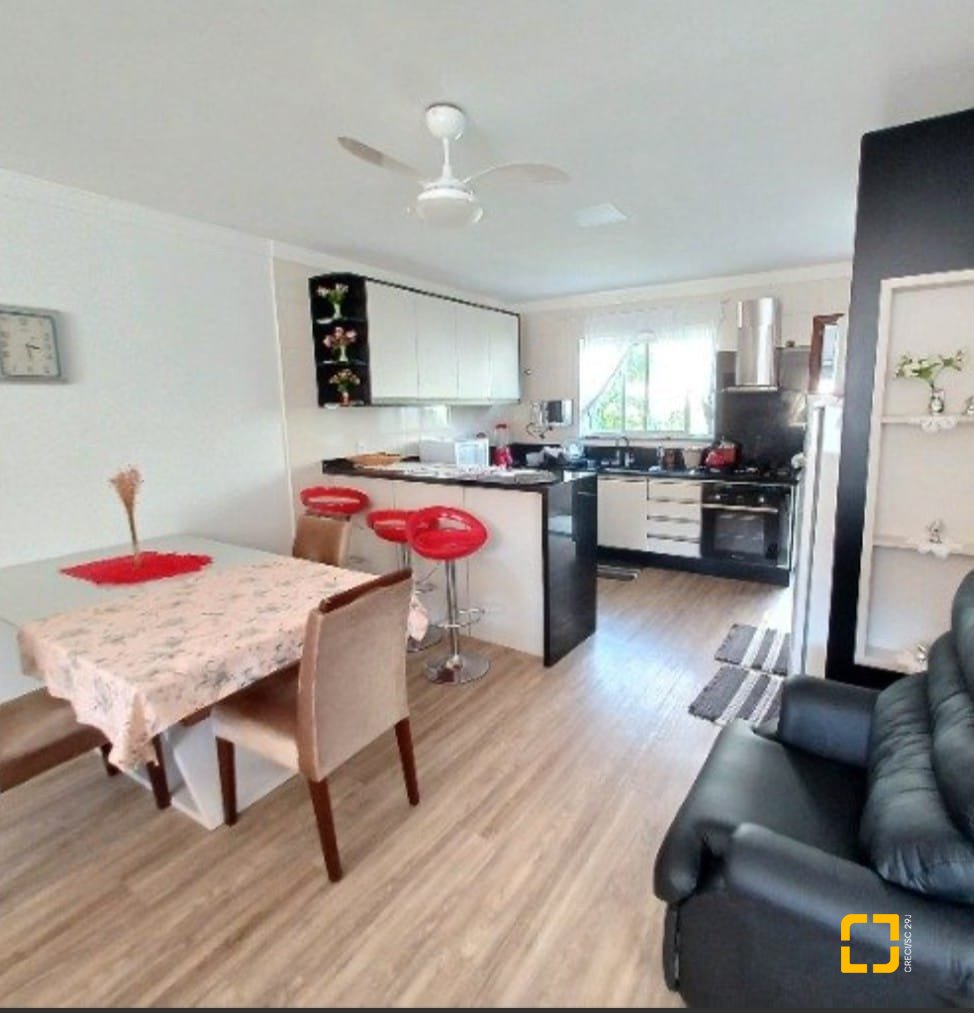 Casa de Condomínio com 370m², 4 quartos (sendo 1 suíte), 2 garagens, no bairro Canasvieiras em Florianópolis