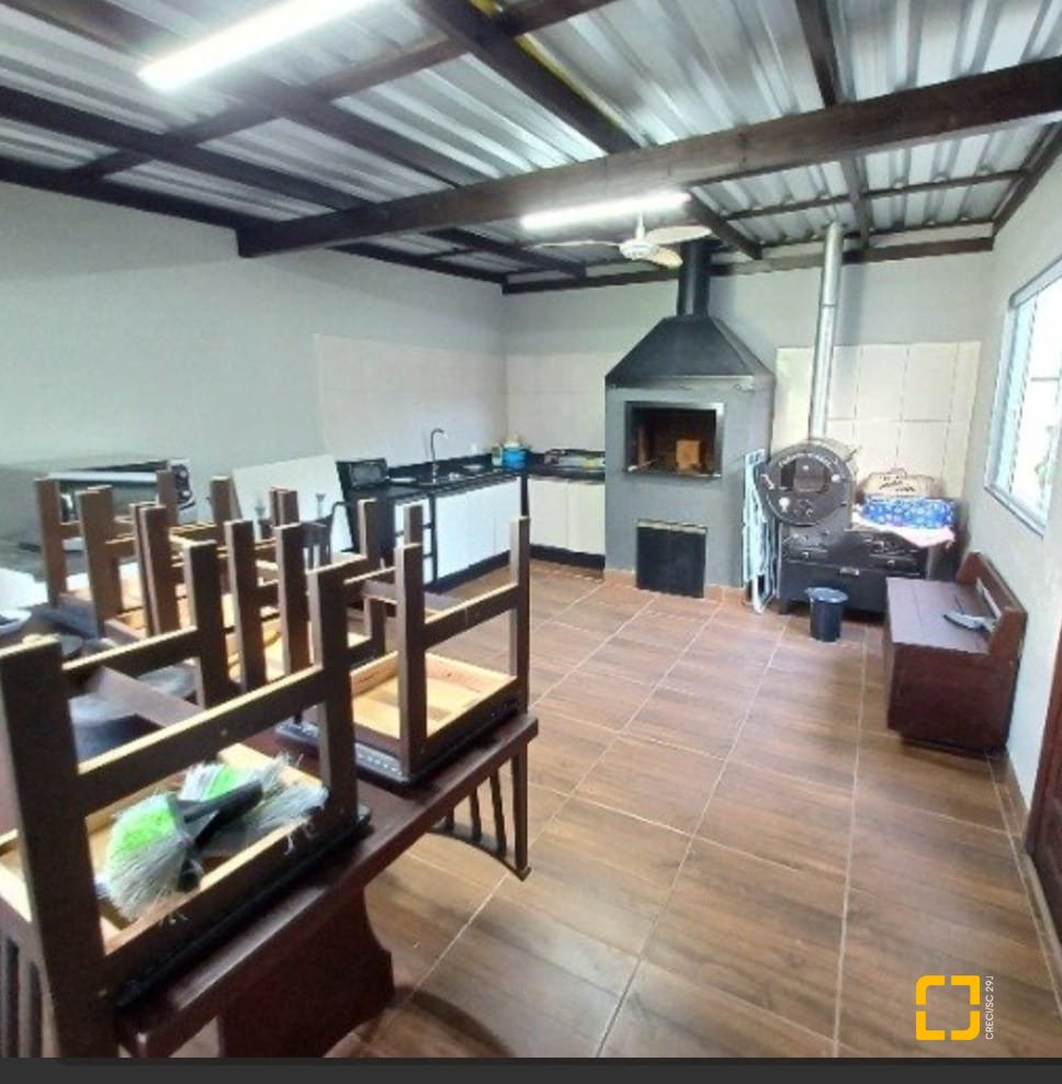 Casa de Condomínio com 370m², 4 quartos (sendo 1 suíte), 2 garagens, no bairro Canasvieiras em Florianópolis