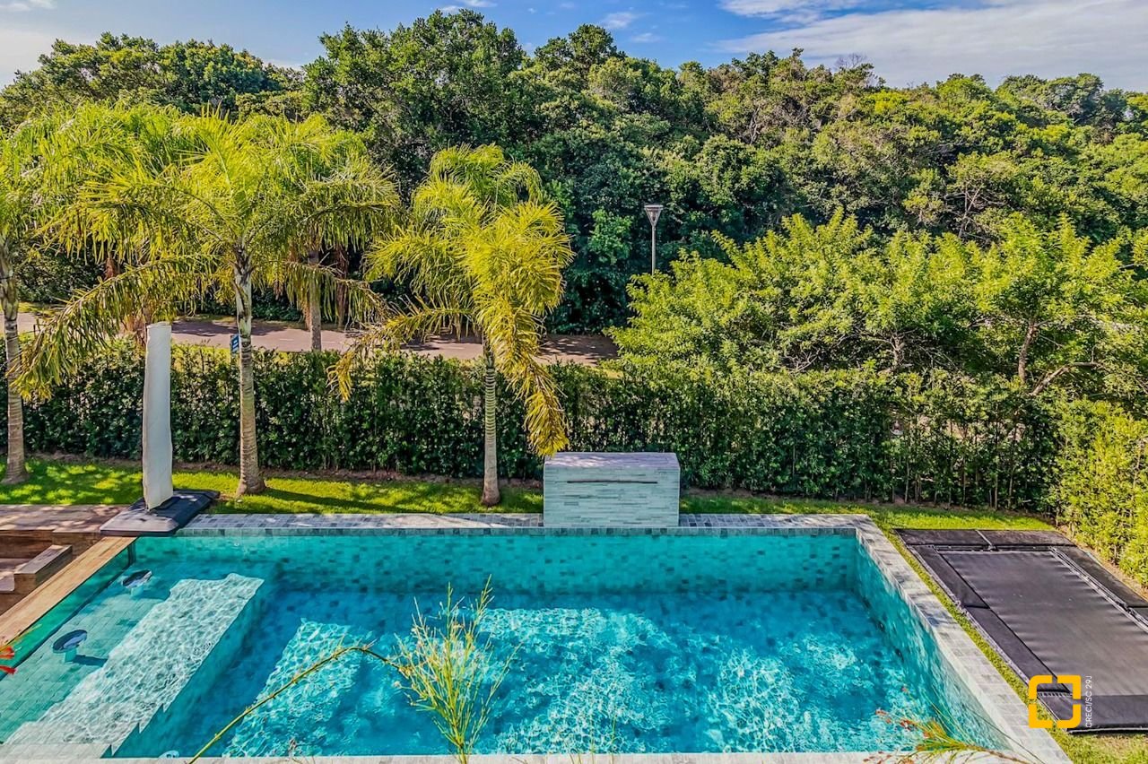 Casa com 564m², 8 quartos (sendo 4 suítes), 4 garagens, no bairro Jurerê Internacional em Florianópolis