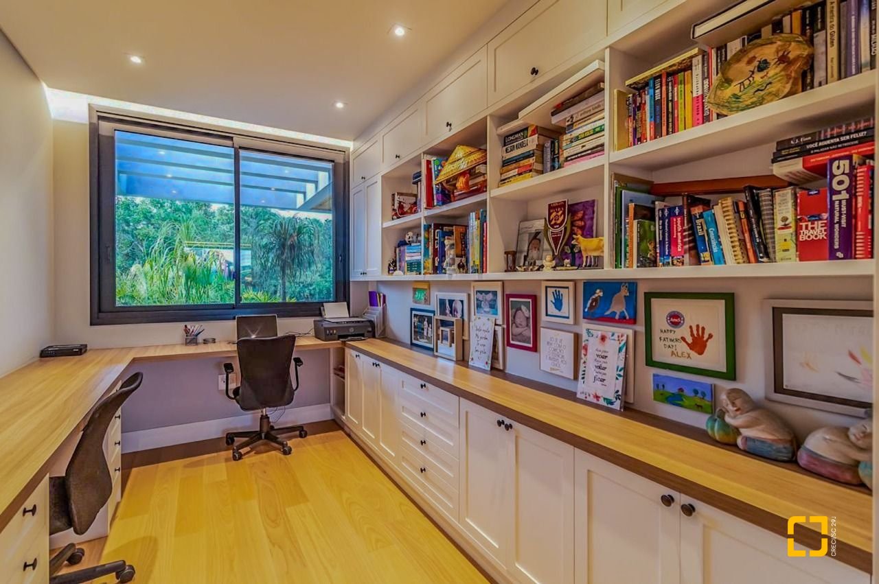 Casa com 564m², 8 quartos (sendo 4 suítes), 4 garagens, no bairro Jurerê Internacional em Florianópolis