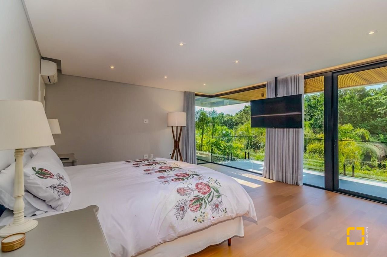 Casa com 564m², 8 quartos (sendo 4 suítes), 4 garagens, no bairro Jurerê Internacional em Florianópolis