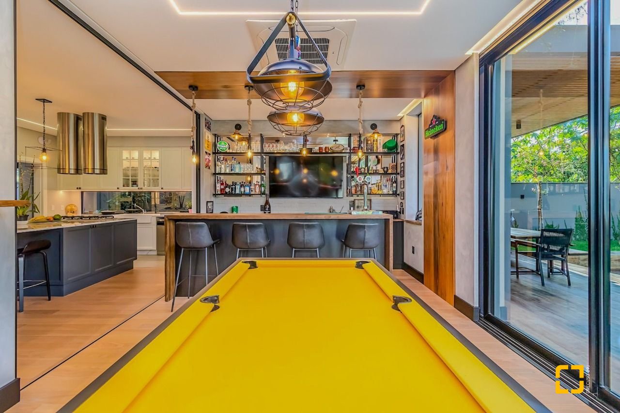 Casa com 564m², 8 quartos (sendo 4 suítes), 4 garagens, no bairro Jurerê Internacional em Florianópolis