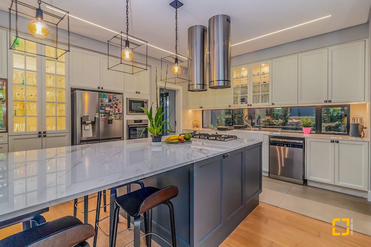 Casa com 564m², 8 quartos (sendo 4 suítes), 4 garagens, no bairro Jurerê Internacional em Florianópolis