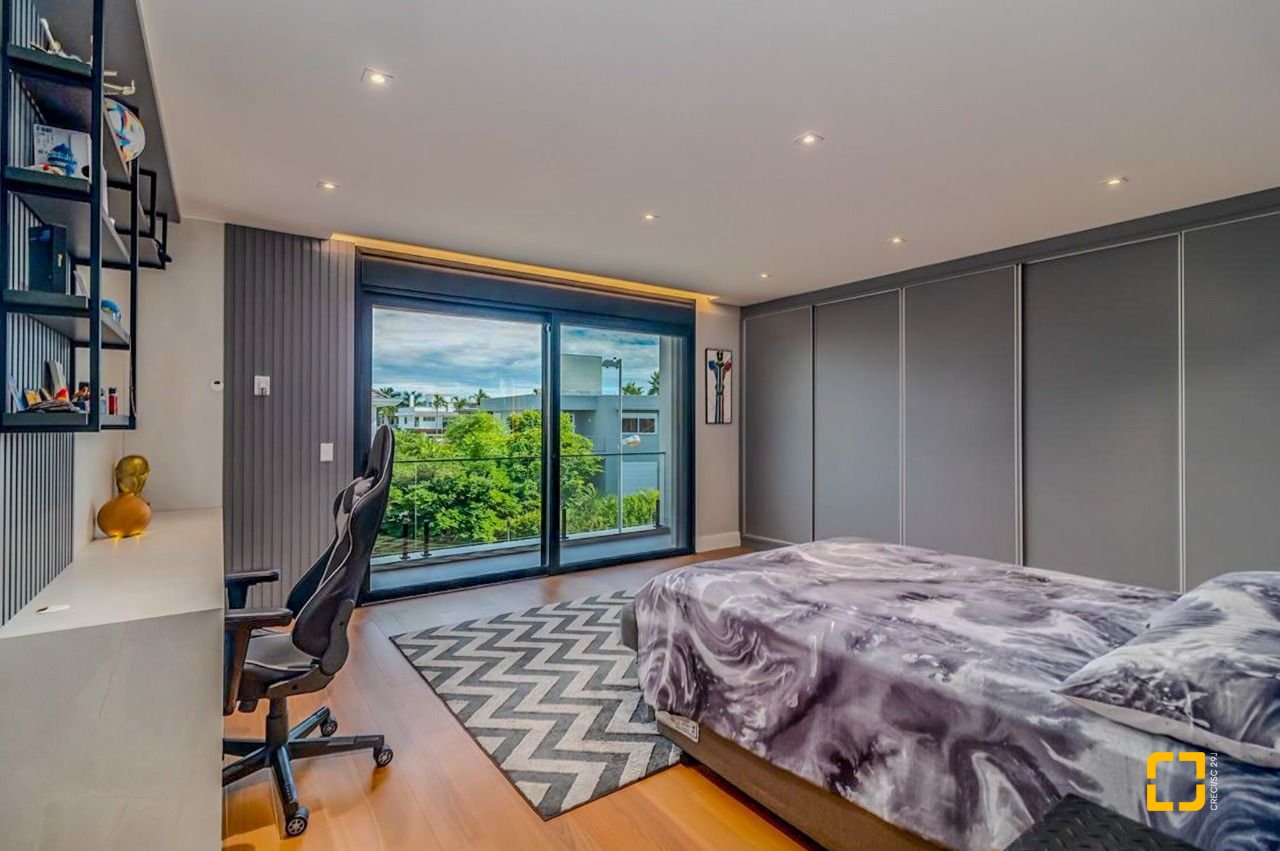 Casa com 564m², 8 quartos (sendo 4 suítes), 4 garagens, no bairro Jurerê Internacional em Florianópolis