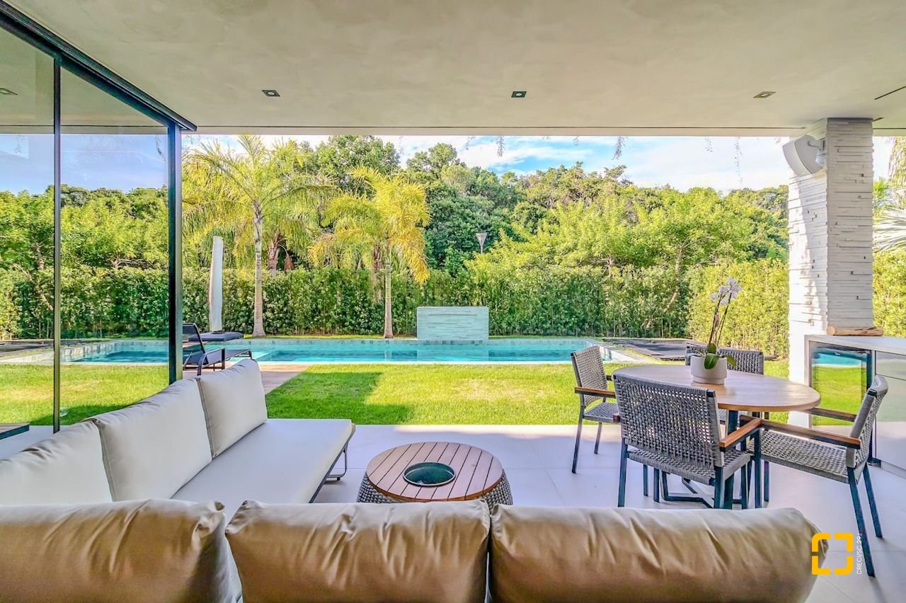 Casa com 564m², 8 quartos (sendo 4 suítes), 4 garagens, no bairro Jurerê Internacional em Florianópolis