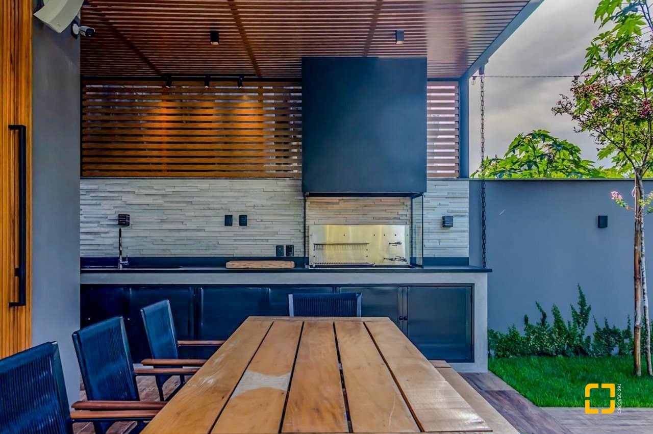 Casa com 564m², 8 quartos (sendo 4 suítes), 4 garagens, no bairro Jurerê Internacional em Florianópolis