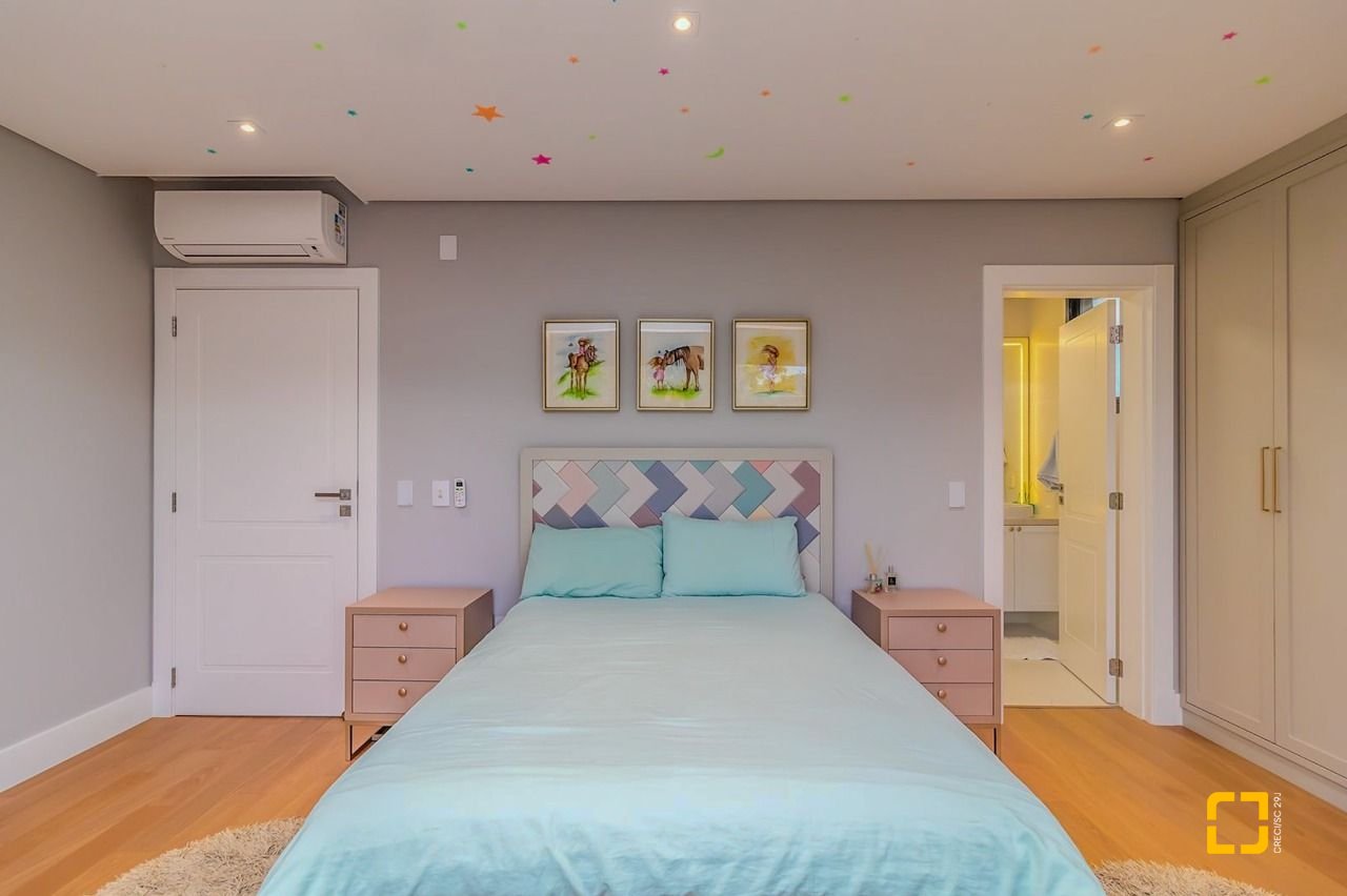 Casa com 564m², 8 quartos (sendo 4 suítes), 4 garagens, no bairro Jurerê Internacional em Florianópolis