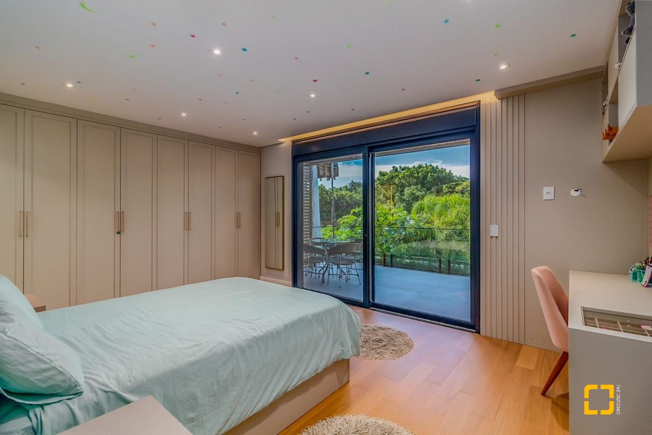 Casa com 564m², 8 quartos (sendo 4 suítes), 4 garagens, no bairro Jurerê Internacional em Florianópolis