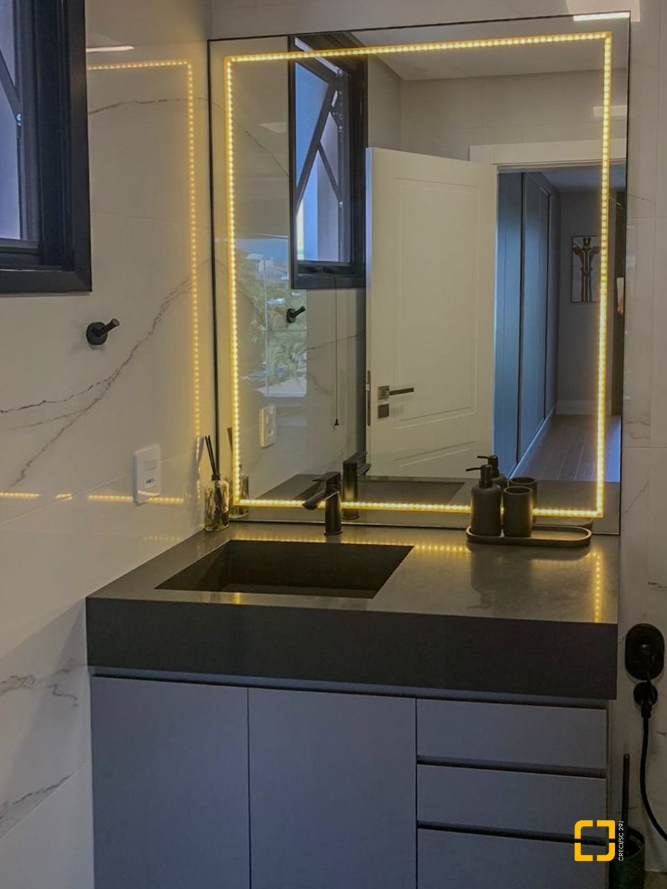 Casa com 564m², 8 quartos (sendo 4 suítes), 4 garagens, no bairro Jurerê Internacional em Florianópolis