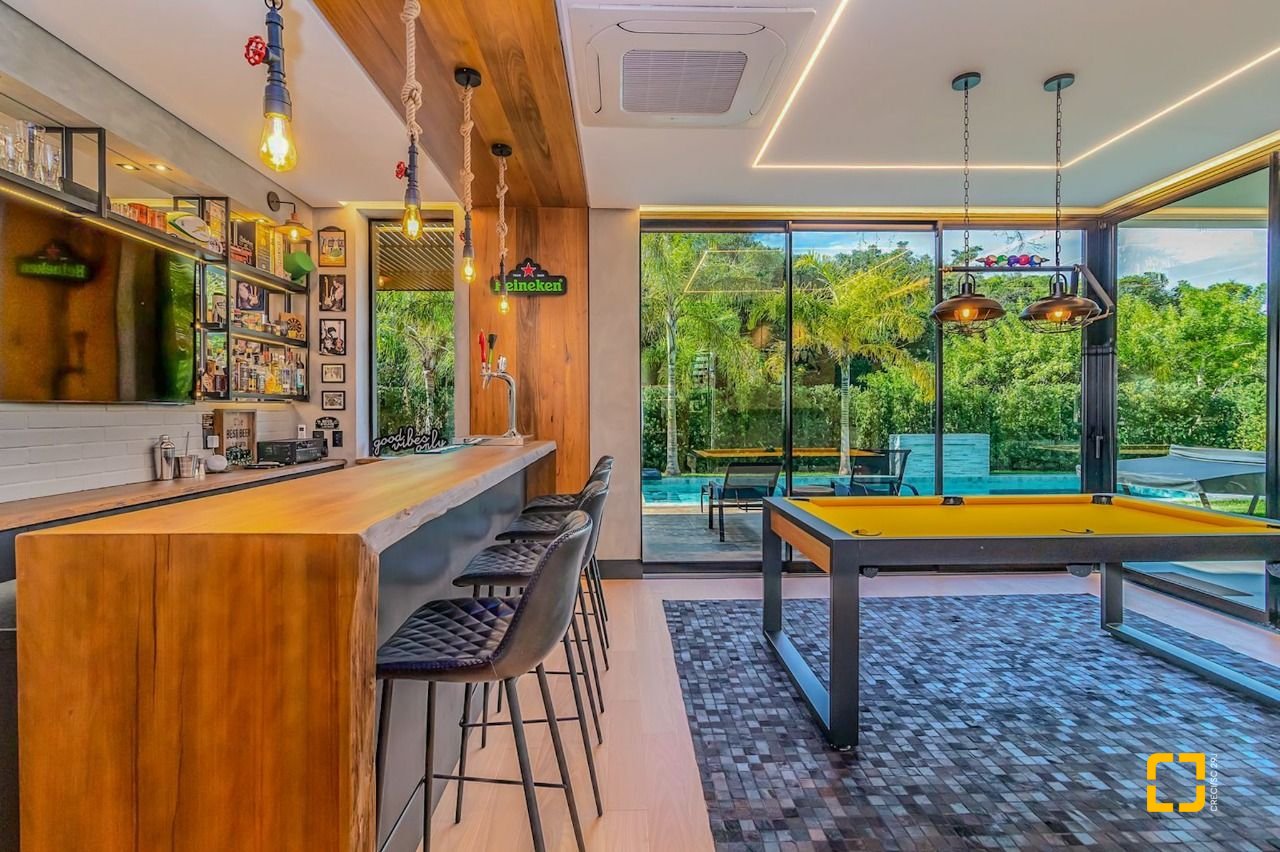 Casa com 564m², 8 quartos (sendo 4 suítes), 4 garagens, no bairro Jurerê Internacional em Florianópolis