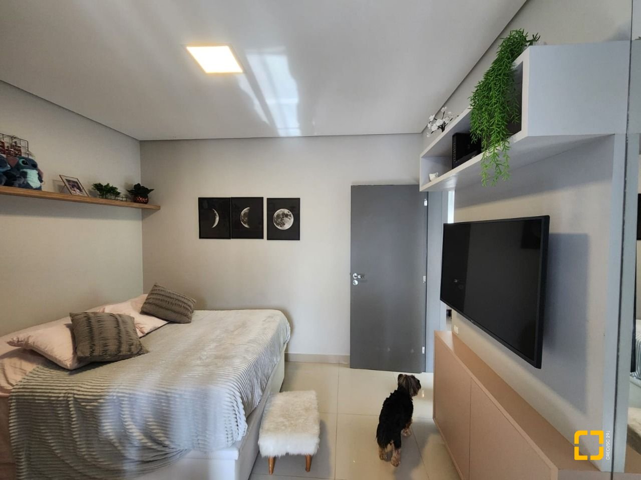 Casa com 178m², 6 quartos (sendo 3 suítes), 2 garagens, no bairro Córrego Grande em Florianópolis