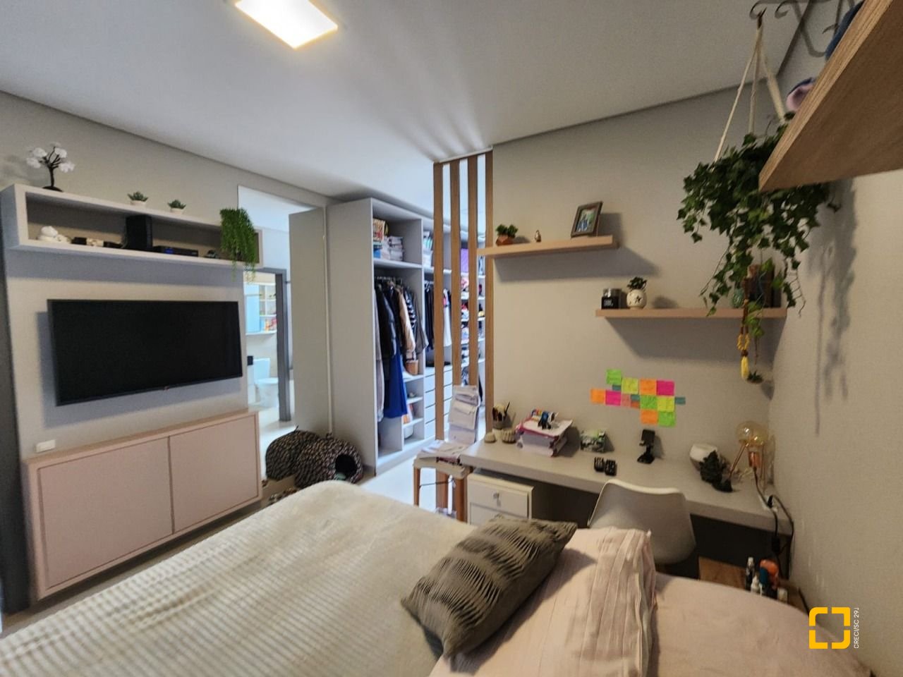Casa com 178m², 6 quartos (sendo 3 suítes), 2 garagens, no bairro Córrego Grande em Florianópolis