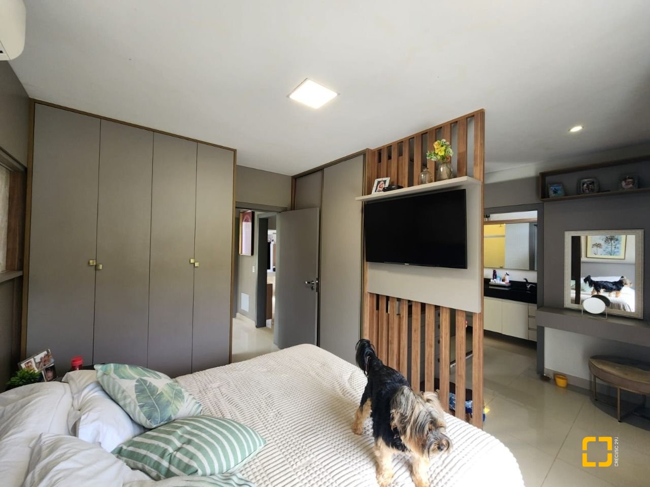 Casa com 178m², 6 quartos (sendo 3 suítes), 2 garagens, no bairro Córrego Grande em Florianópolis