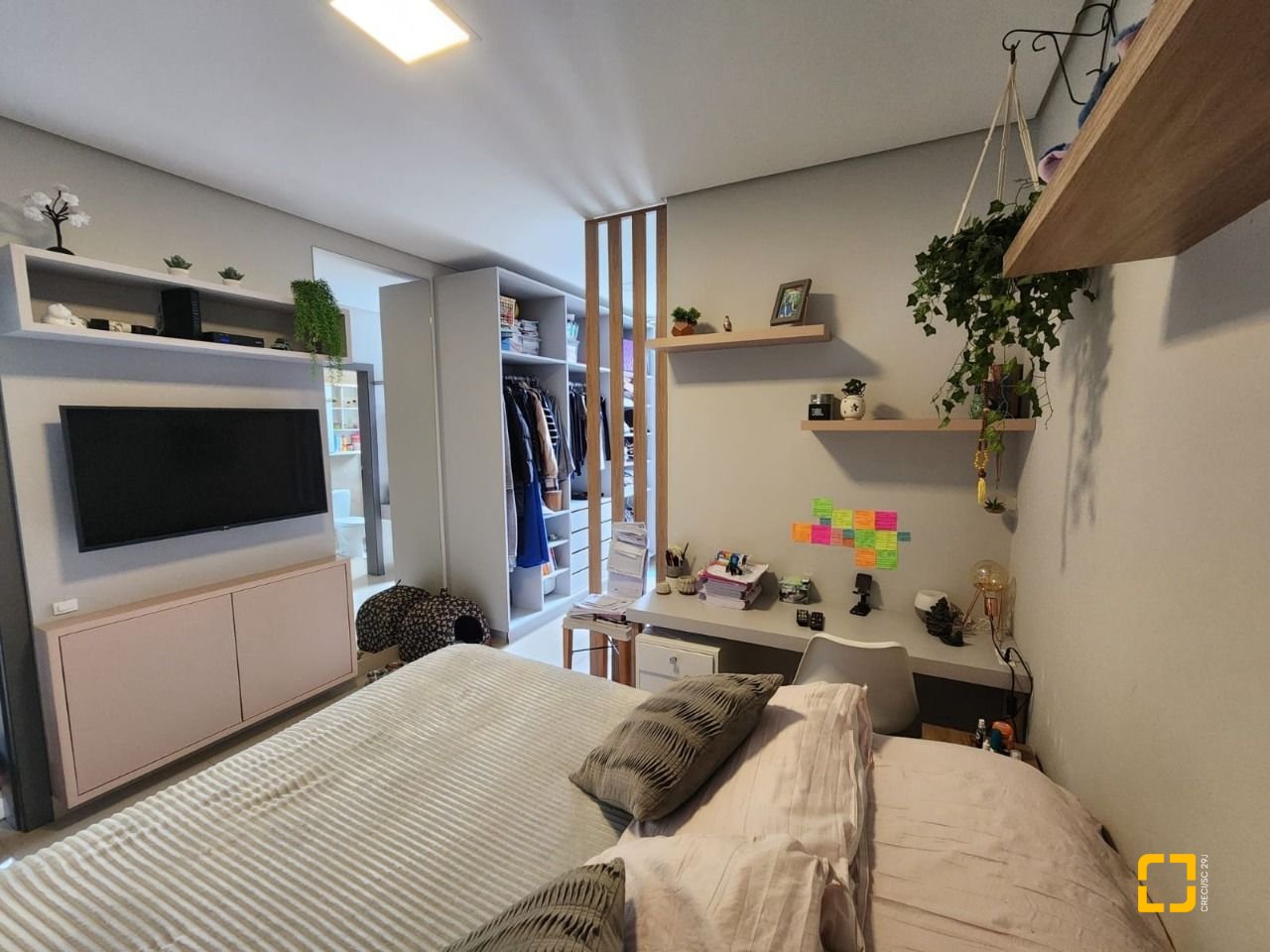 Casa com 178m², 6 quartos (sendo 3 suítes), 2 garagens, no bairro Córrego Grande em Florianópolis