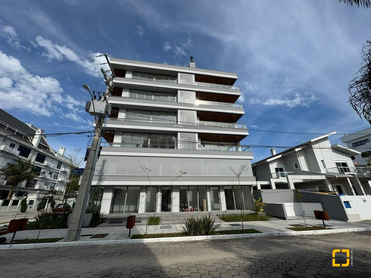 Apartamento com 123m², 3 quartos (sendo 1 suíte), 2 garagens, no bairro Jurerê Internacional em Florianópolis