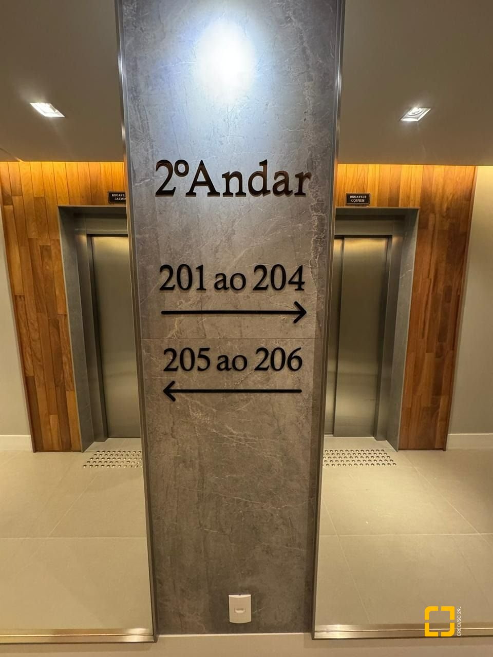 Apartamento com 123m², 3 quartos (sendo 1 suíte), 2 garagens, no bairro Jurerê Internacional em Florianópolis
