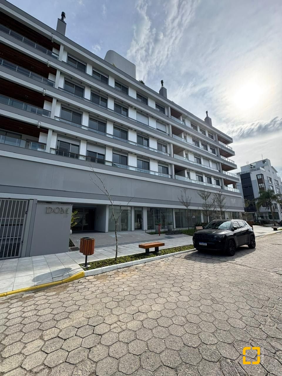 Apartamento com 123m², 3 quartos (sendo 1 suíte), 2 garagens, no bairro Jurerê Internacional em Florianópolis