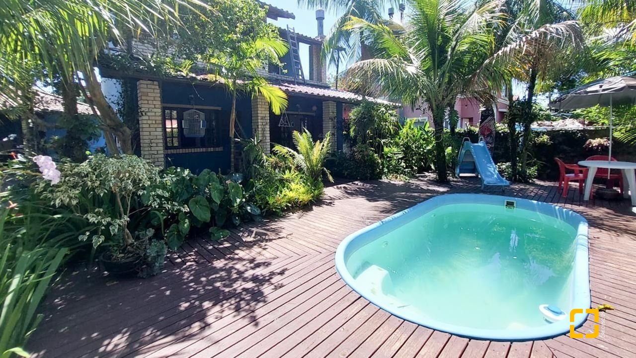 Casa com 160m², 4 quartos (sendo 1 suíte), 2 garagens, no bairro Rio Tavares em Florianópolis