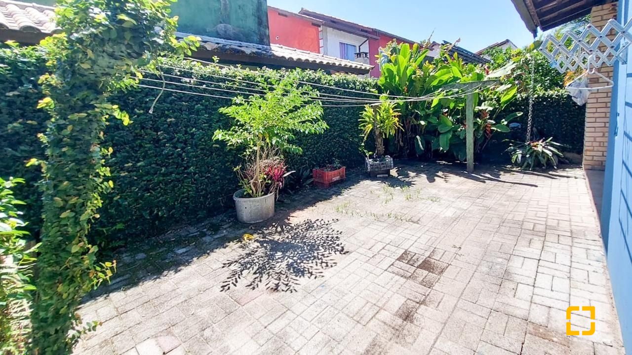 Casa com 160m², 4 quartos (sendo 1 suíte), 2 garagens, no bairro Rio Tavares em Florianópolis