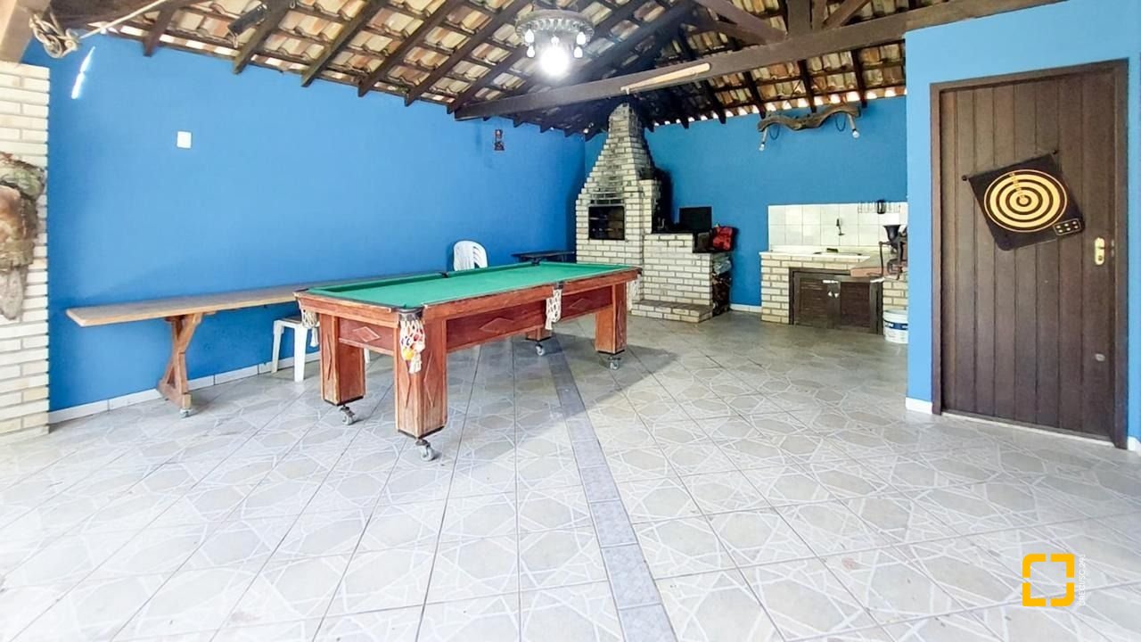 Casa com 160m², 4 quartos (sendo 1 suíte), 2 garagens, no bairro Rio Tavares em Florianópolis