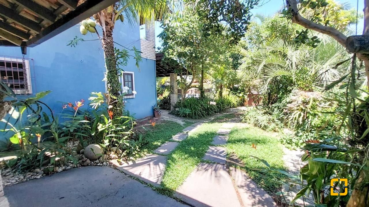 Casa com 160m², 4 quartos (sendo 1 suíte), 2 garagens, no bairro Rio Tavares em Florianópolis
