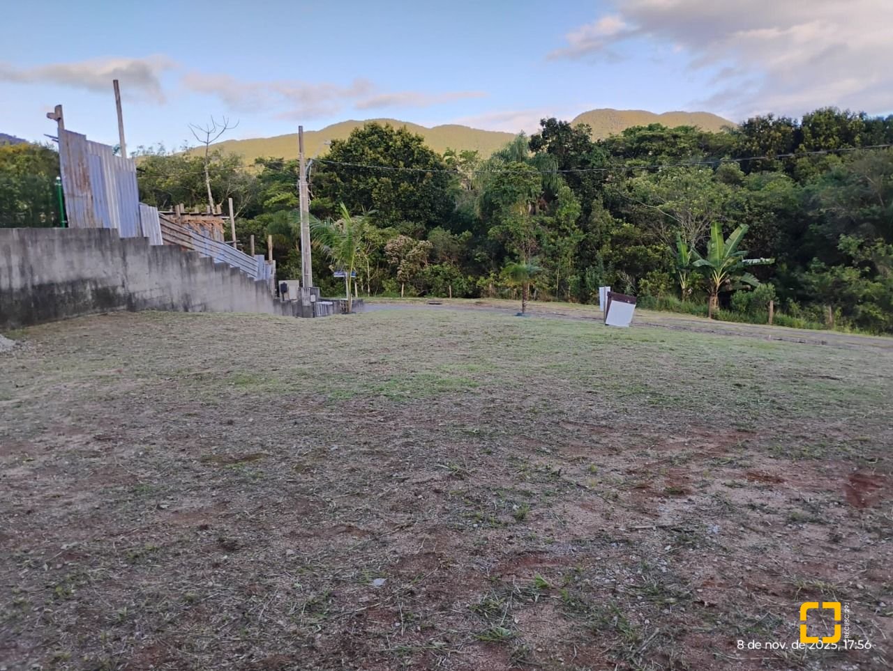 Terreno com 451m², no bairro Areias de Baixo em Governador Celso Ramos