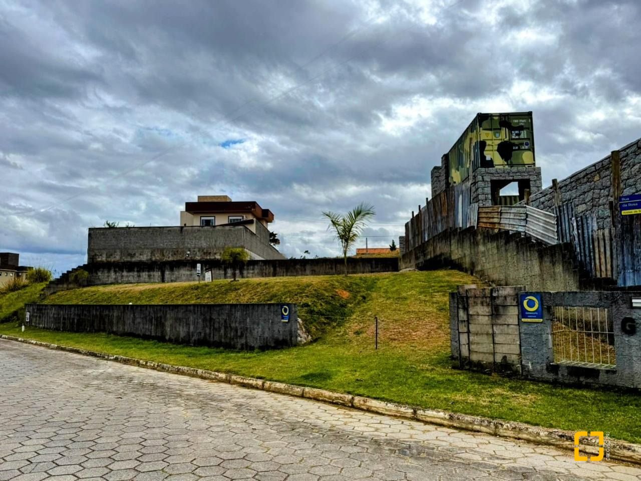 Terreno com 451m², no bairro Areias de Baixo em Governador Celso Ramos