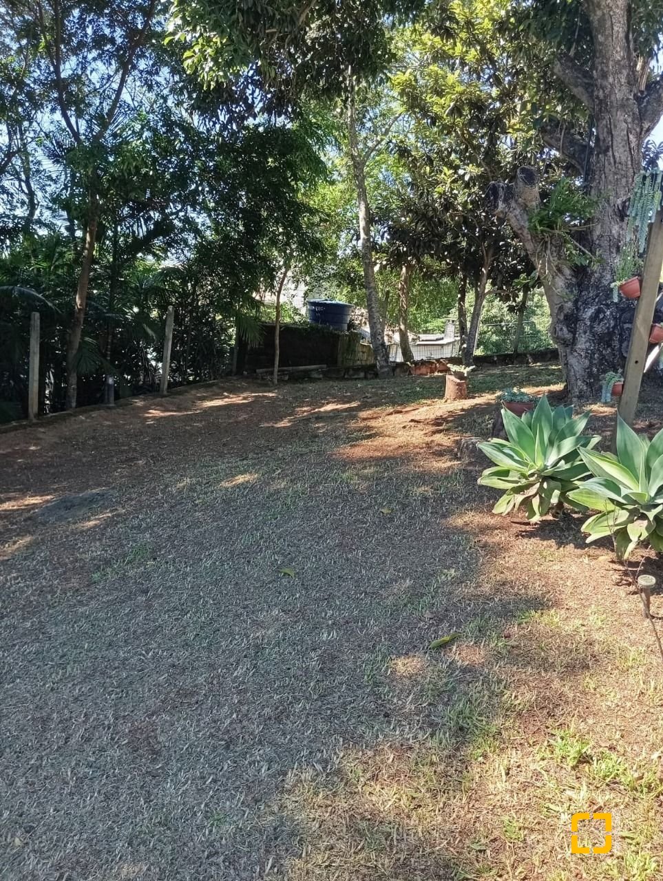 Casa com 15600m², 4 quartos (sendo 1 suíte), 2 garagens, no bairro Ribeirão da Ilha em Florianópolis