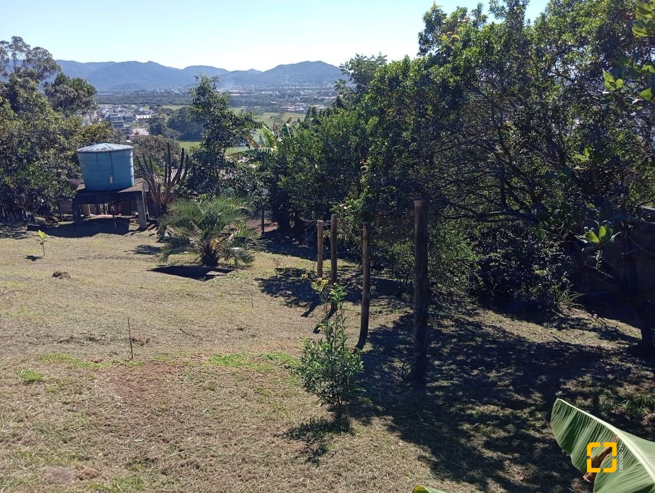 Casa com 15600m², 4 quartos (sendo 1 suíte), 2 garagens, no bairro Ribeirão da Ilha em Florianópolis