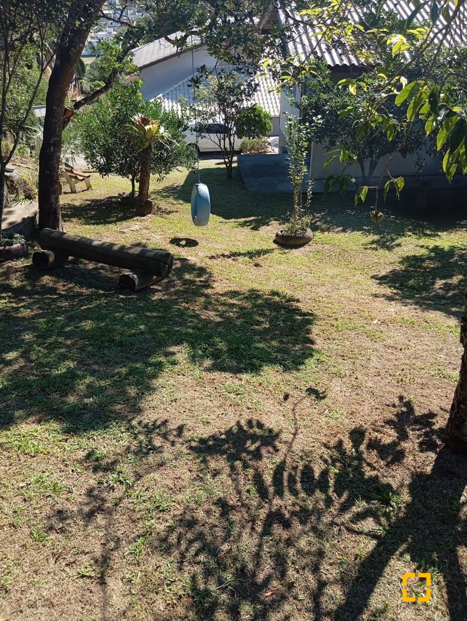 Casa com 15600m², 4 quartos (sendo 1 suíte), 2 garagens, no bairro Ribeirão da Ilha em Florianópolis
