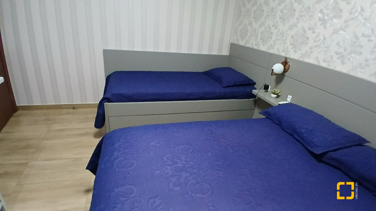 Casa com 271m², 3 quartos (sendo 1 suíte), 2 garagens, no bairro Barreiros em São José