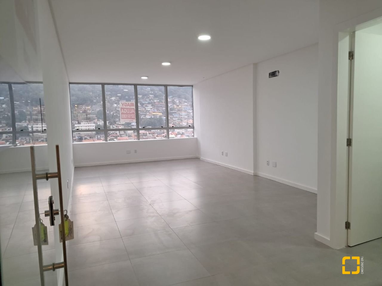 Sala com 38m², 1 garagem, no bairro Saco dos Limões em Florianópolis