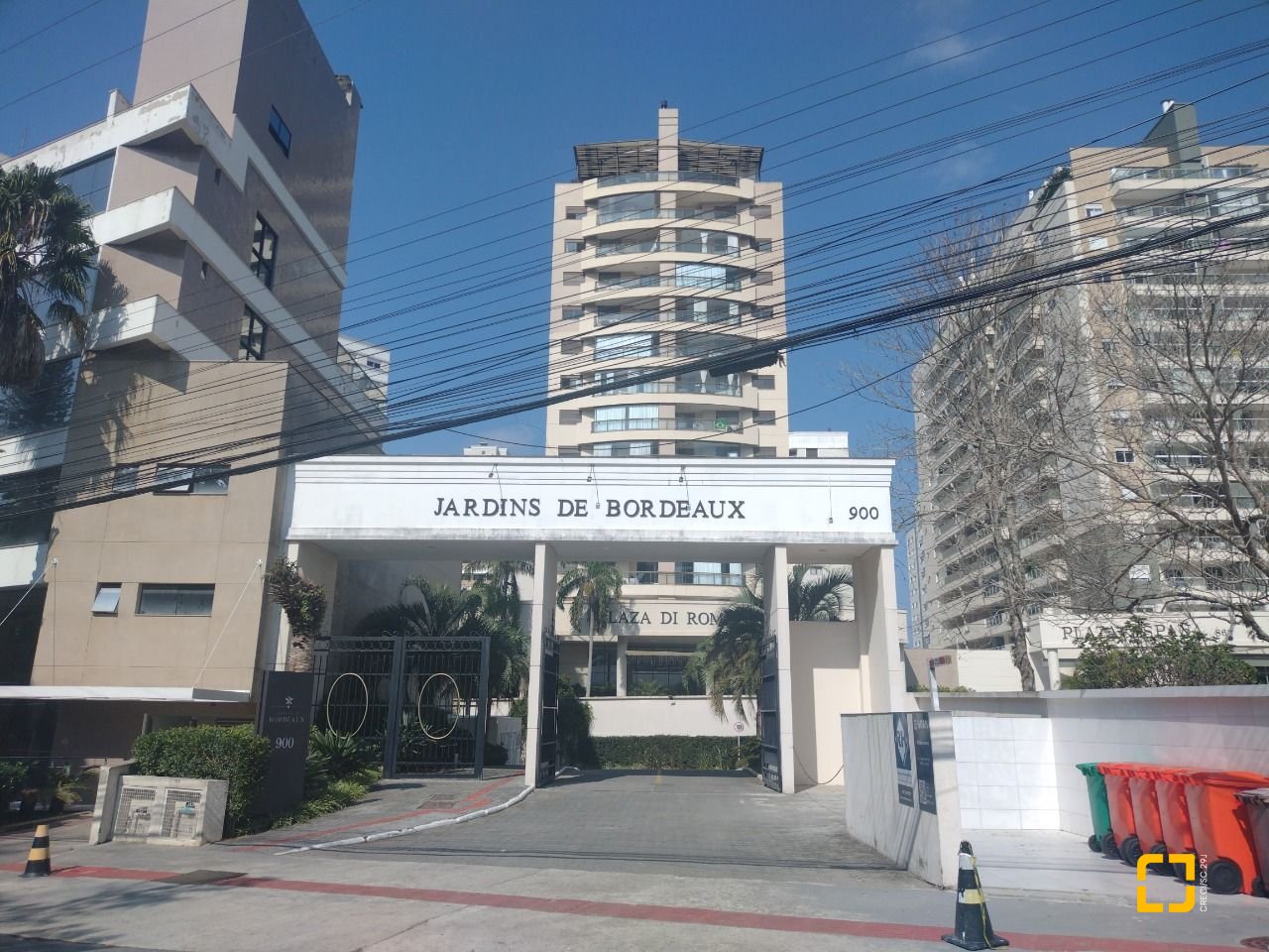 Apartamento com 170m², 6 quartos (sendo 2 suítes), 3 garagens, no bairro Itacorubi em Florianópolis