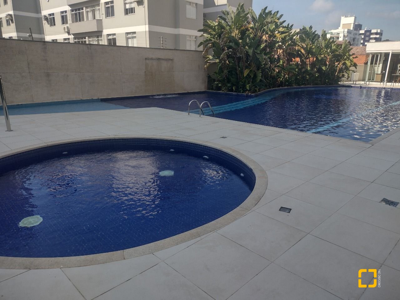 Apartamento com 170m², 6 quartos (sendo 2 suítes), 3 garagens, no bairro Itacorubi em Florianópolis