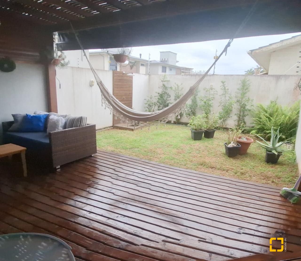 Casa com 117m², 4 quartos (sendo 1 suíte), 2 garagens, no bairro Campeche em Florianópolis