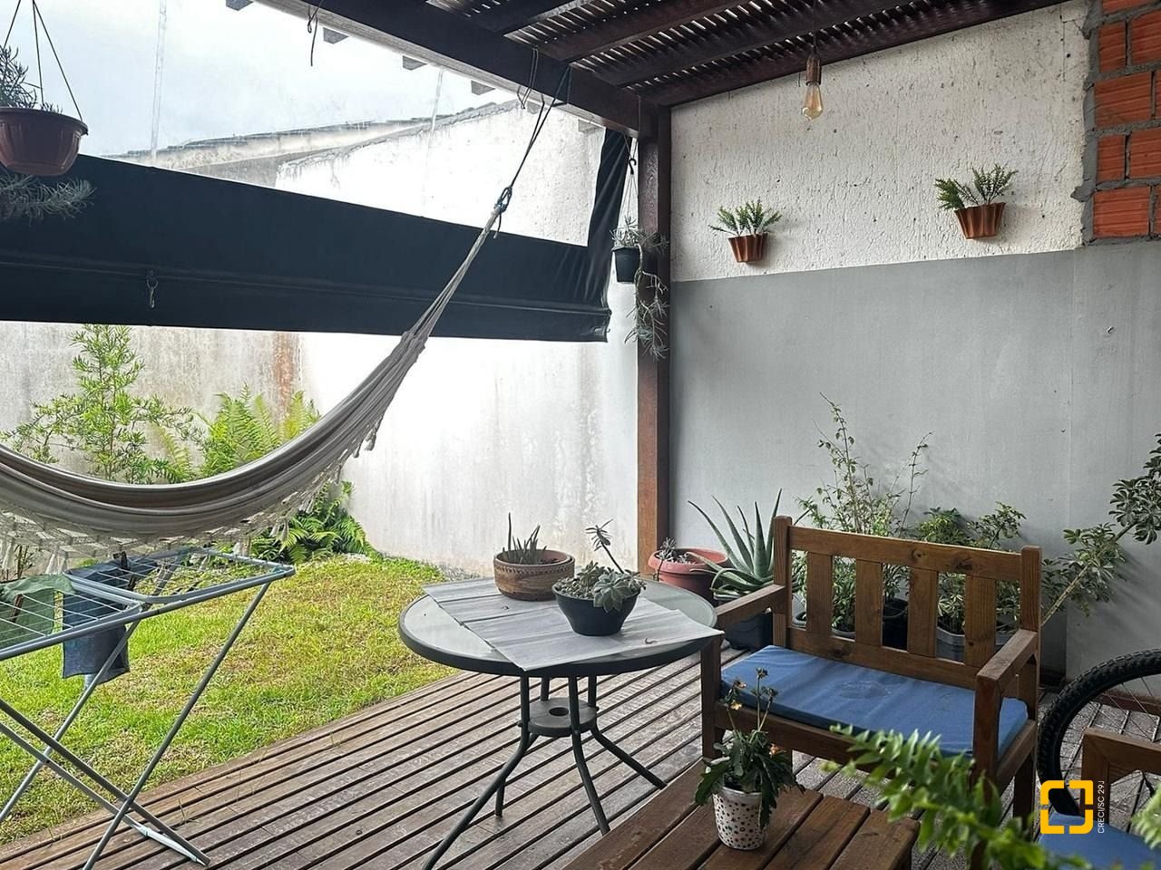 Casa com 117m², 4 quartos (sendo 1 suíte), 2 garagens, no bairro Campeche em Florianópolis