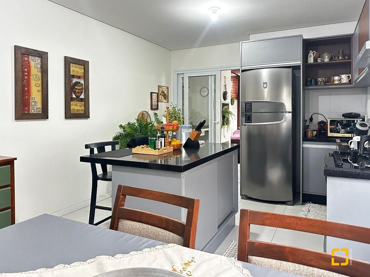 Casa com 117m², 4 quartos (sendo 1 suíte), 2 garagens, no bairro Campeche em Florianópolis