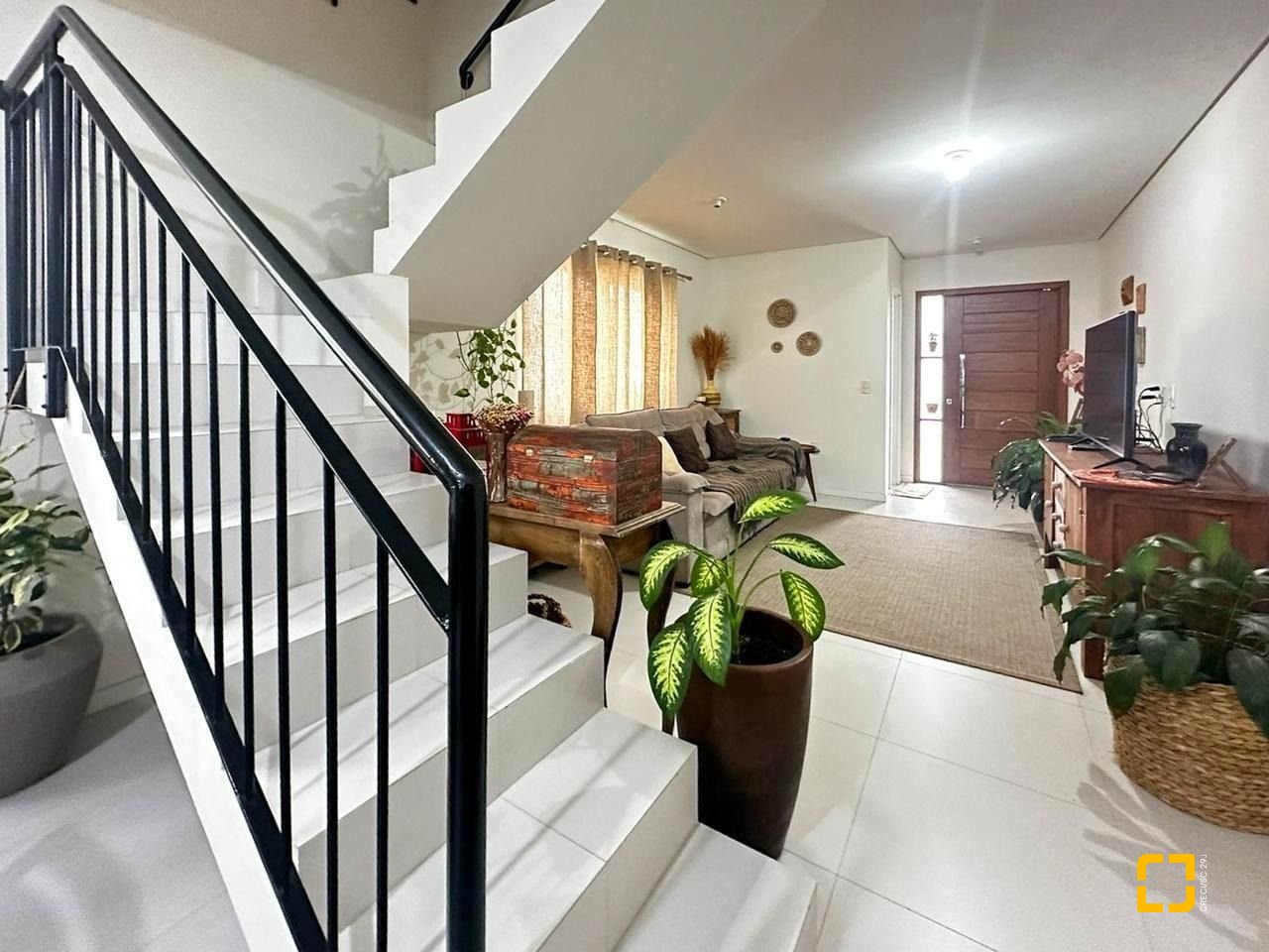 Casa com 117m², 4 quartos (sendo 1 suíte), 2 garagens, no bairro Campeche em Florianópolis
