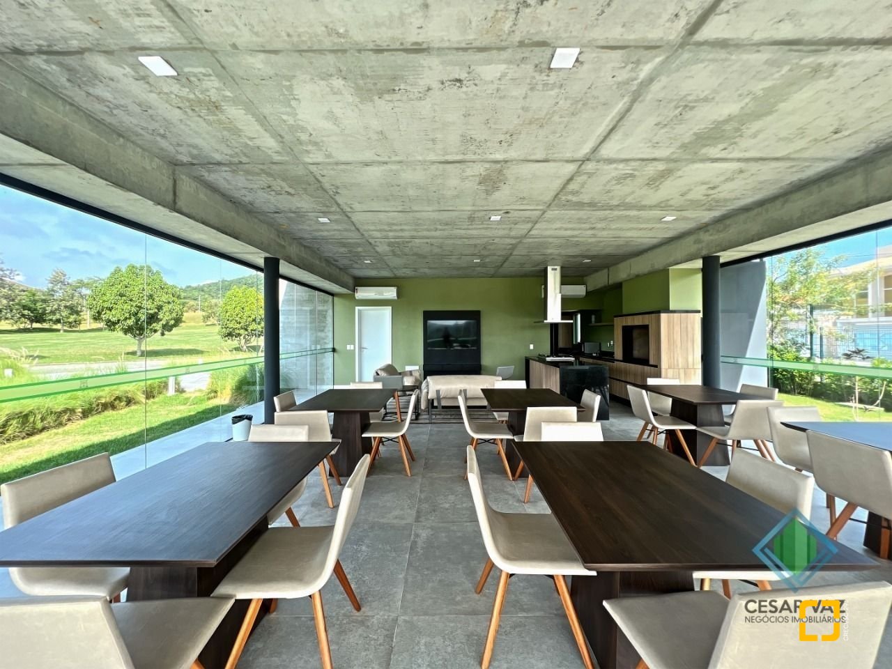 Terreno com 1261m², no bairro Ingleses em Florianópolis
