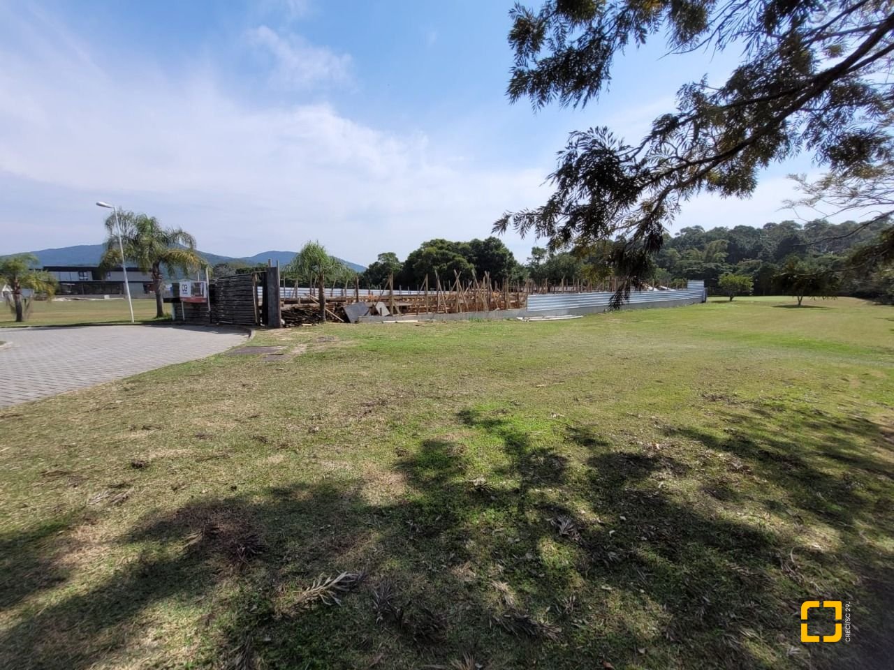 Terreno com 1261m², no bairro Ingleses em Florianópolis