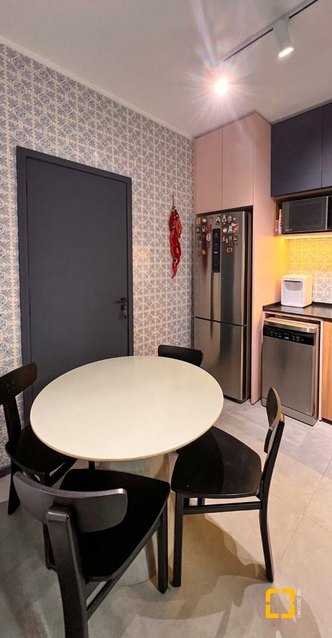 Apartamento com 76m², 3 quartos (sendo 1 suíte), no bairro Centro em Florianópolis