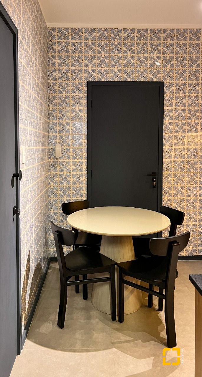 Apartamento com 76m², 3 quartos (sendo 1 suíte), no bairro Centro em Florianópolis