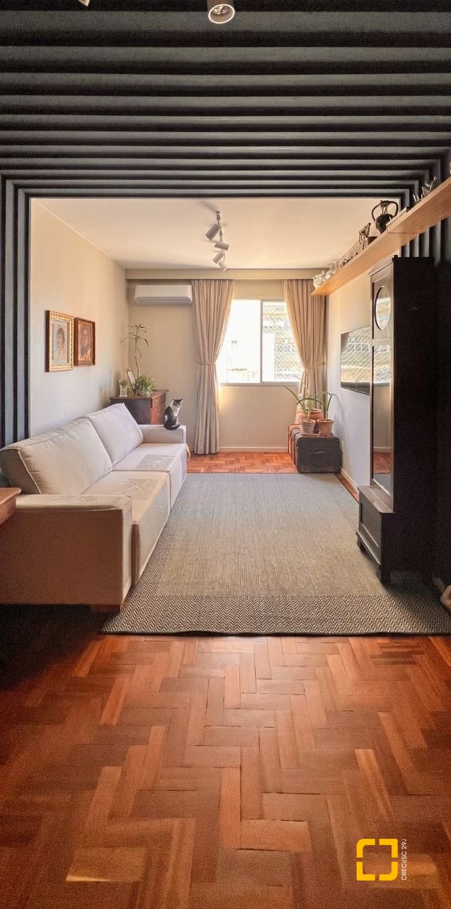 Apartamento com 76m², 3 quartos (sendo 1 suíte), no bairro Centro em Florianópolis